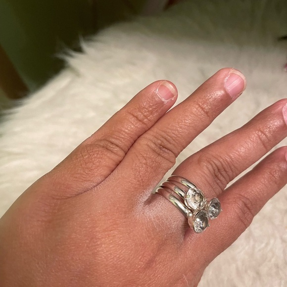 Set of 3 silver crystal rings for layering - Picture 7 of 10